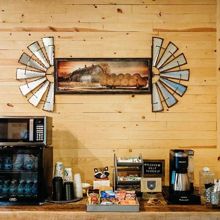 Big Horse Inn And Suites Lewistown 外观 照片