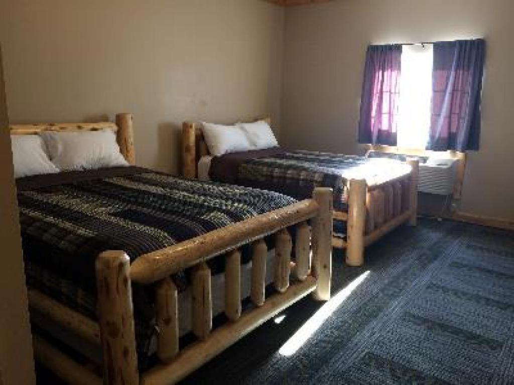 Big Horse Inn And Suites Lewistown 外观 照片